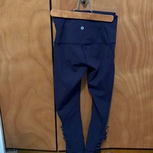 Lululemon size 4 navy blue leggings